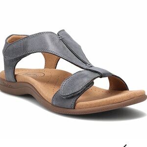 Taos The Show Sandal in color Steel Size 8